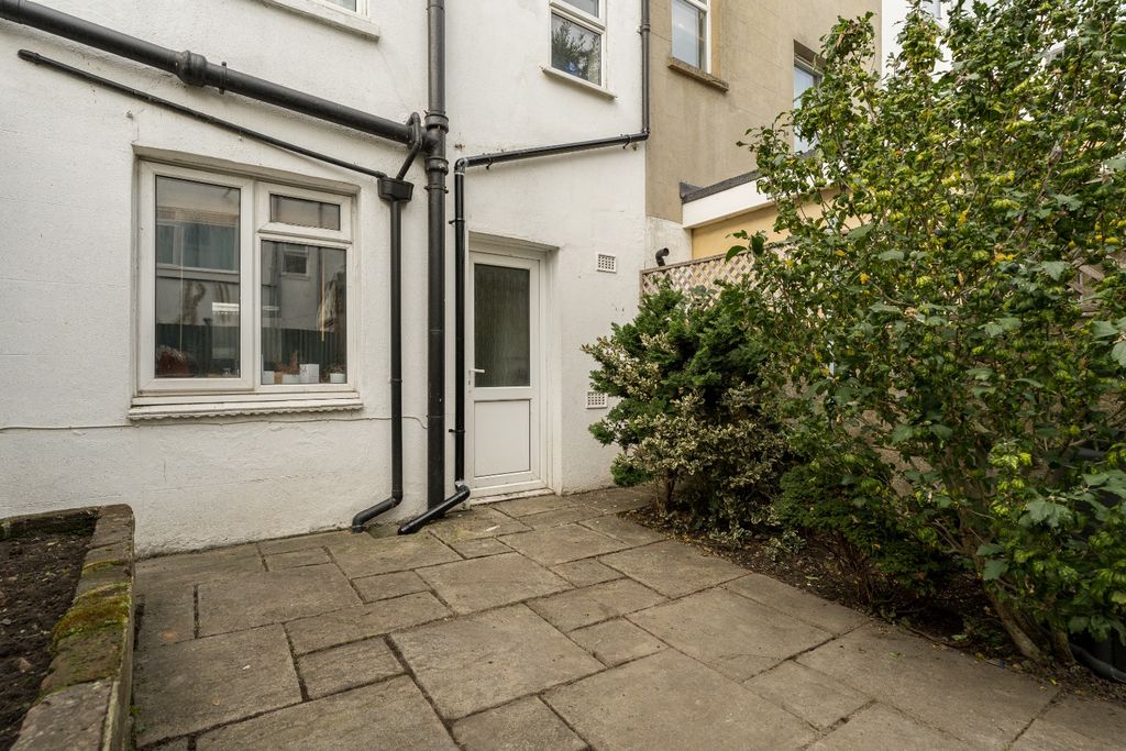 Property photo 2 of 14 5398111