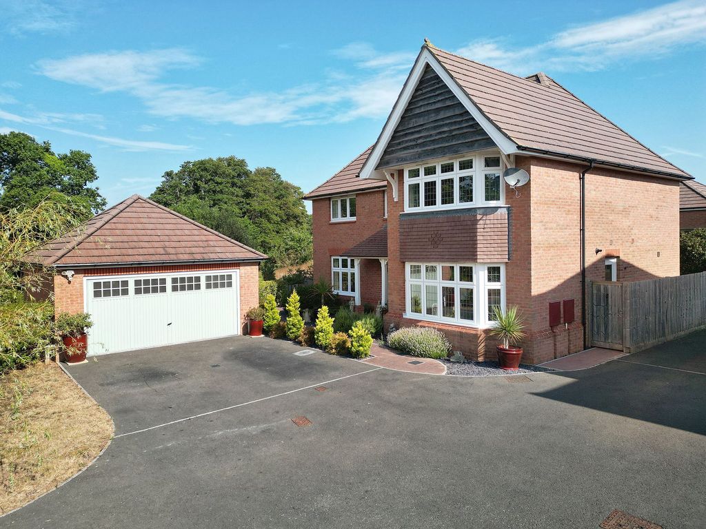 Property photo 1 of 21