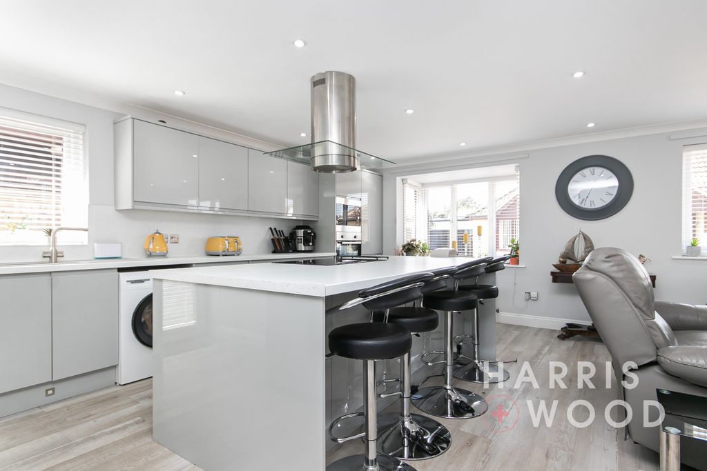 Property photo 2 of 20 4168603