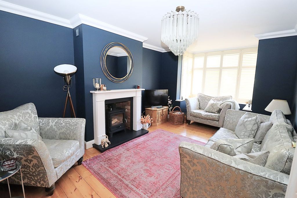 Property photo 2 of 22