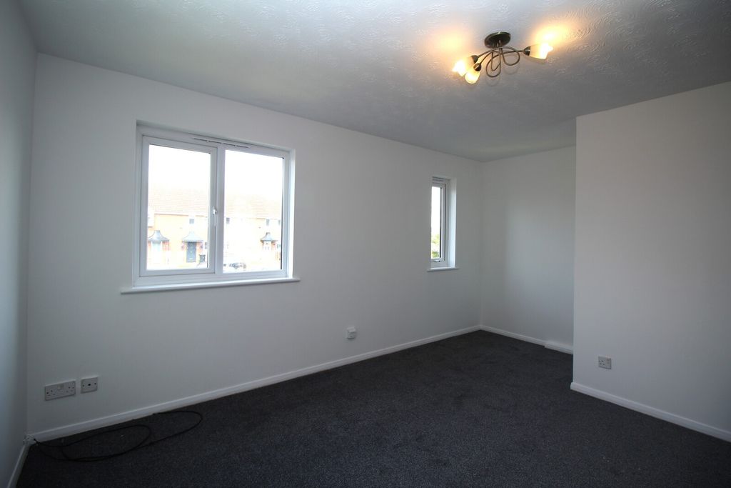 Property photo 3 of 6 Lounge View 2