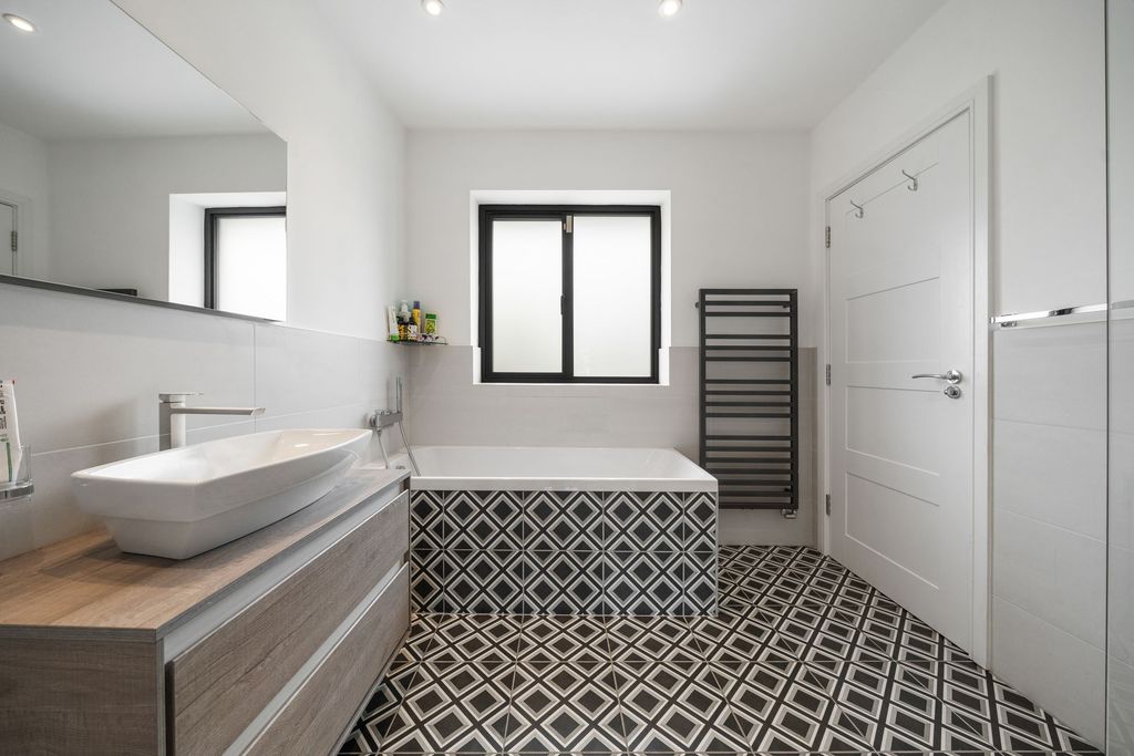 Additional image 14 of 6 bed detached house for saleEdgwarebury Lane, Edgware HA8