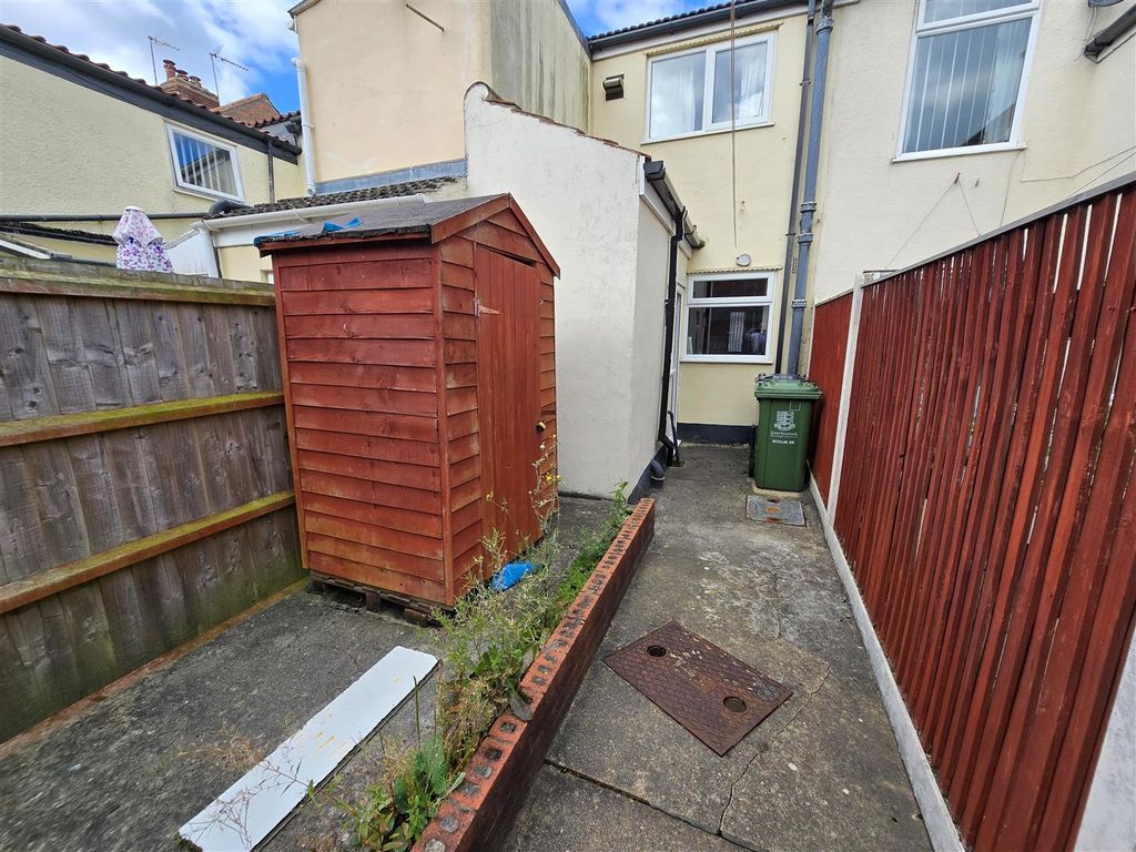 Property photo 3 of 11 Rear