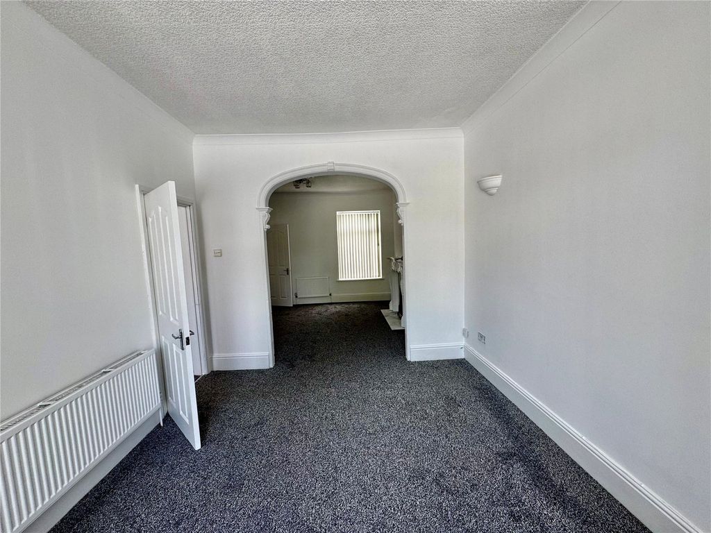 Property photo 2 of 13 Picture No. 02