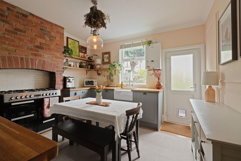 Property photo 3 of 36 Kitchen