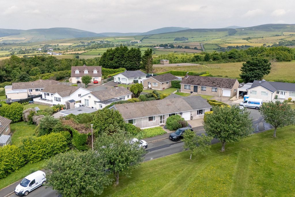 Property photo 1 of 33