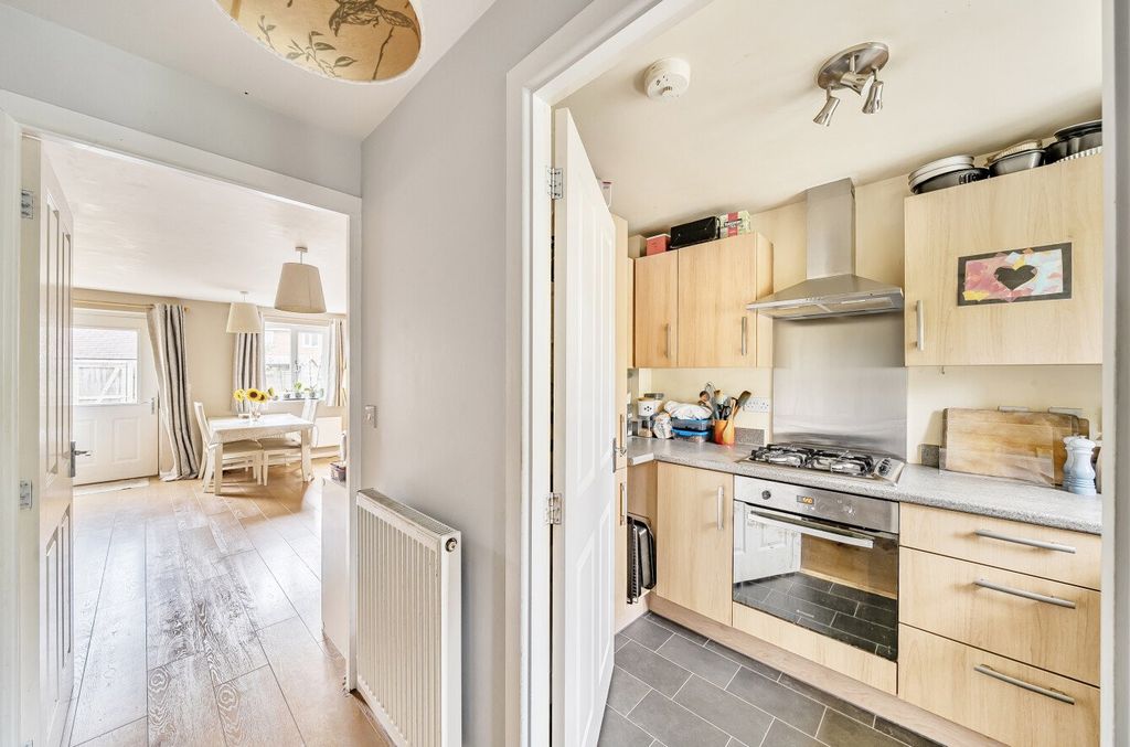 Property photo 3 of 14 Kitchen