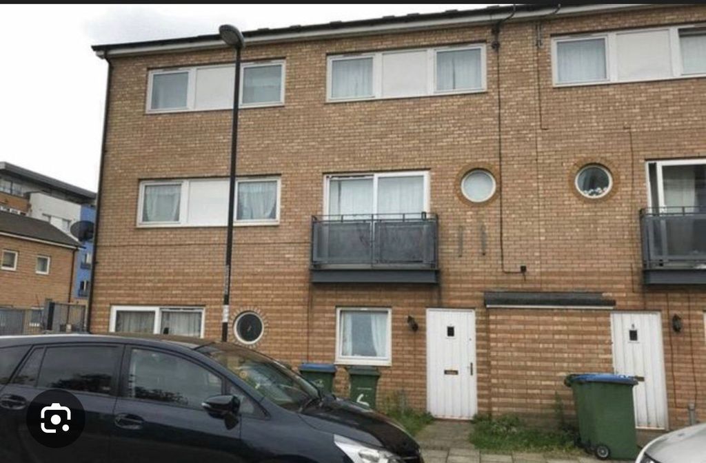 Property photo 1 of 3