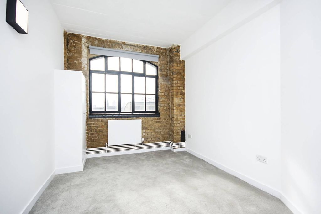 Property photo 3 of 6