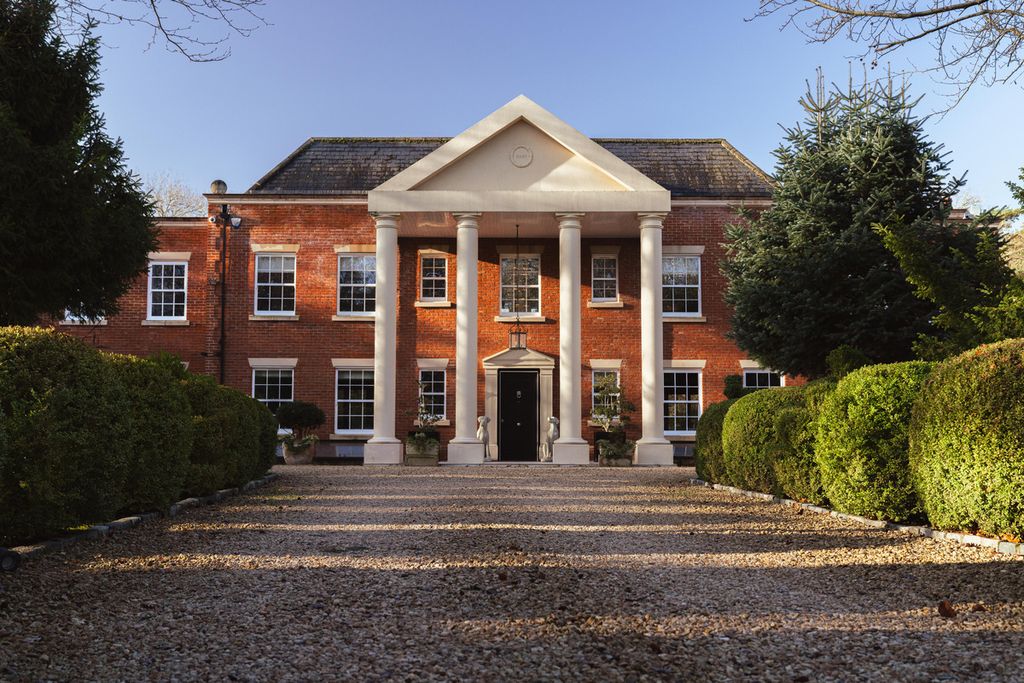 Property photo 1 of 21