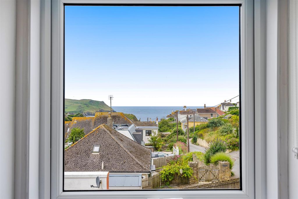 Property photo 1 of 19 A16 - Thornlea View Thornlea Mews Hope Cove - 2606