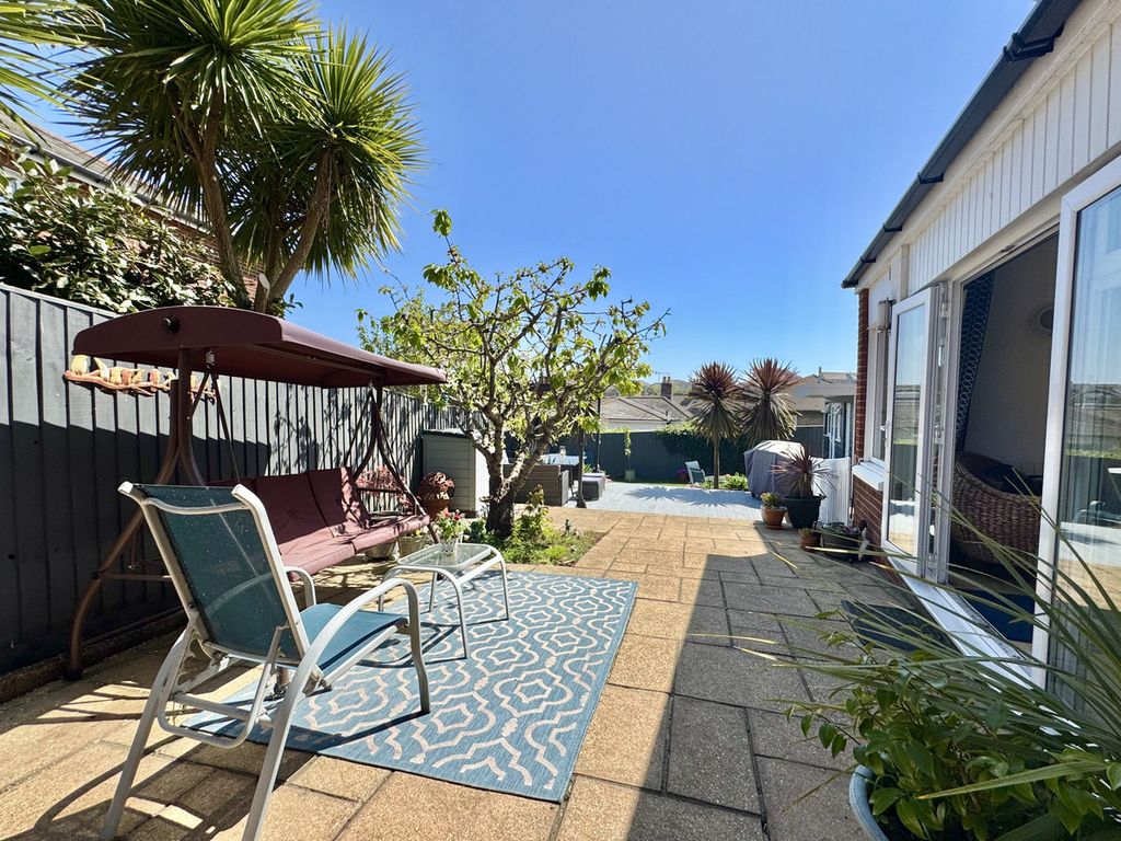 Property photo 2 of 28