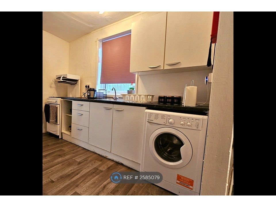 Property photo 3 of 32