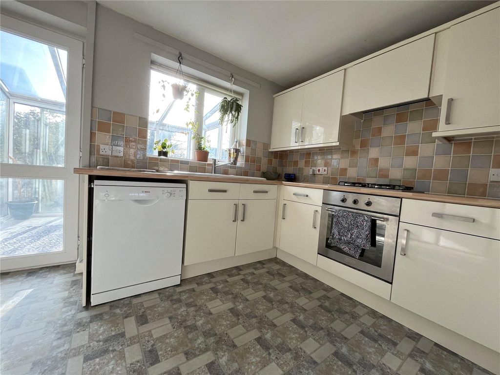 Property photo 2 of 11 Picture No. 02