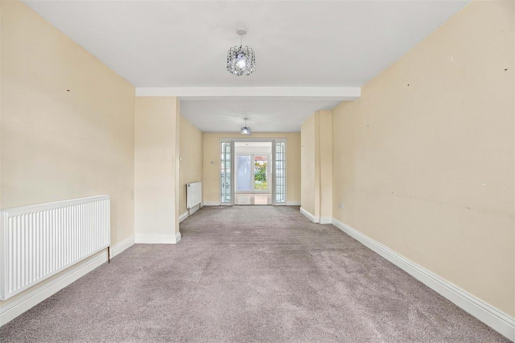 Property photo 2 of 15 Living/Dining Area
