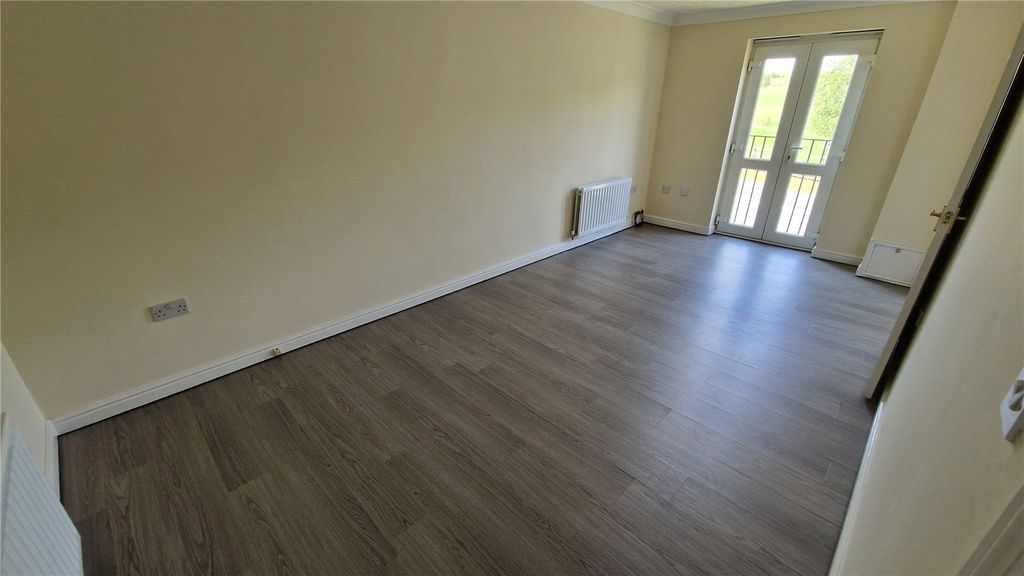 Property photo 2 of 8 Picture No. 05