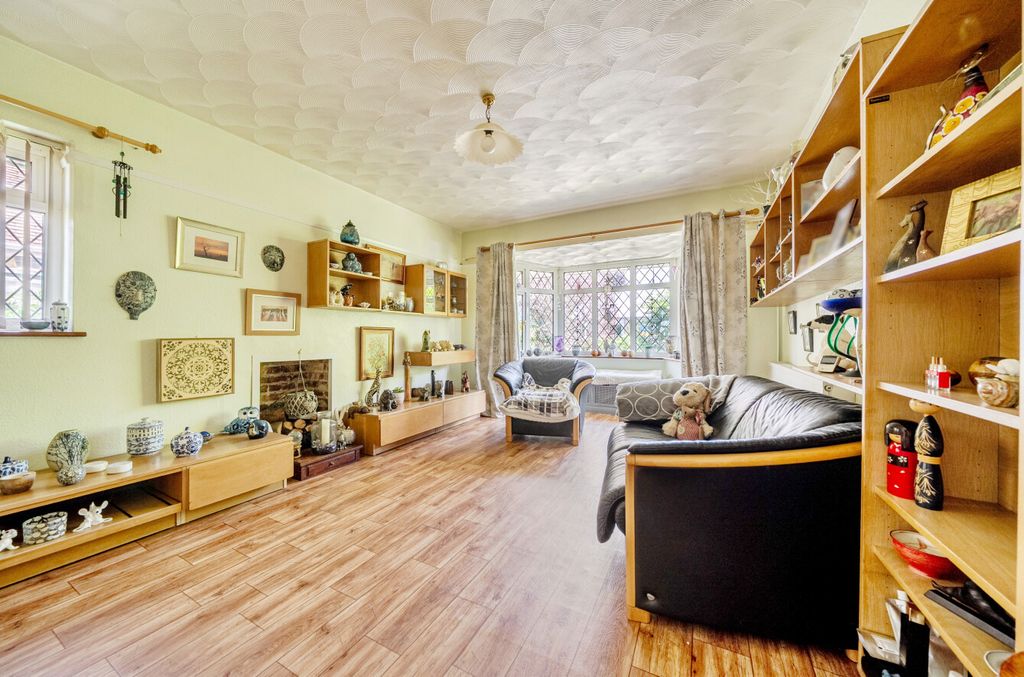 Property photo 3 of 13 1483182-17-6A3Bd9...