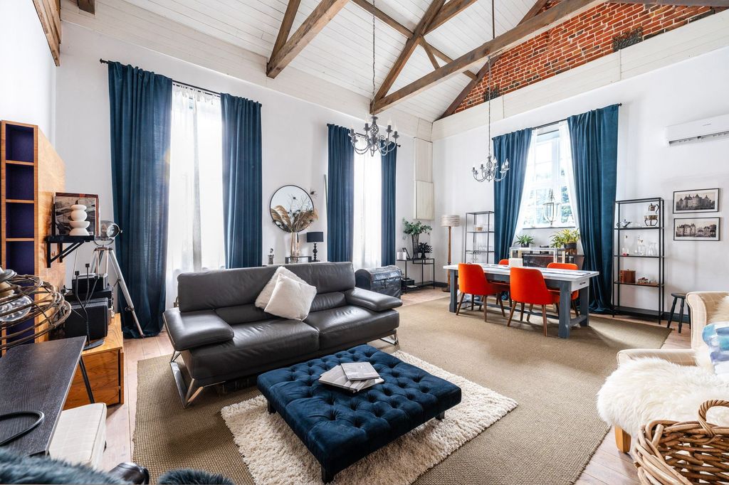 Property photo 2 of 27