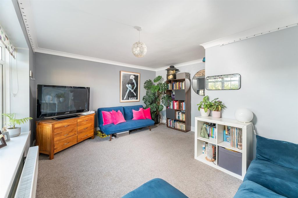 Property photo 3 of 24 Sitting Room