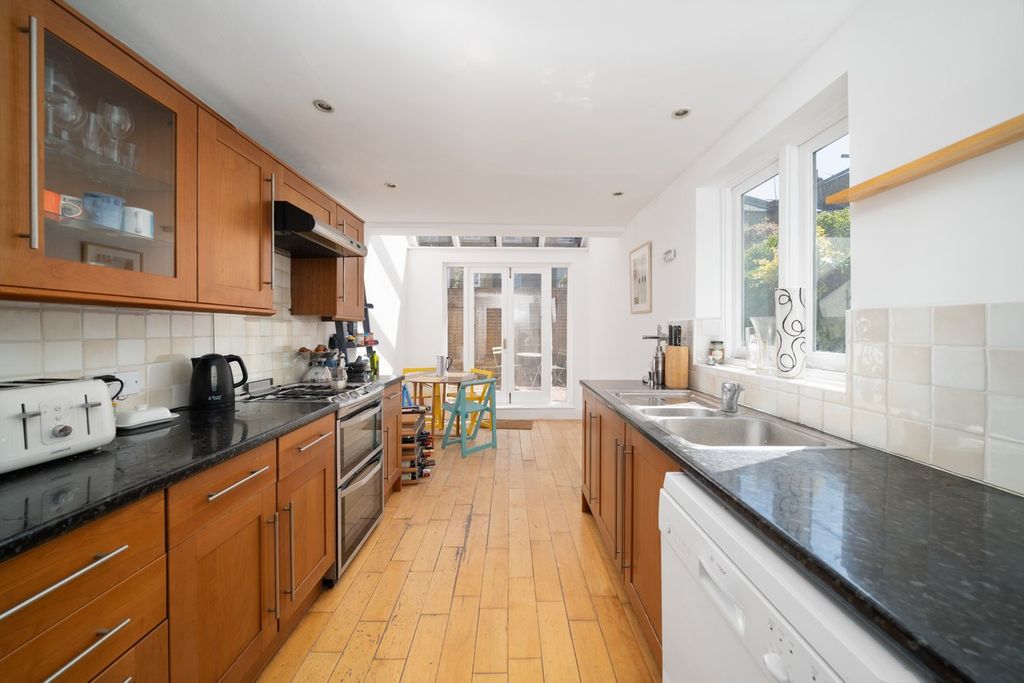 Property photo 3 of 9