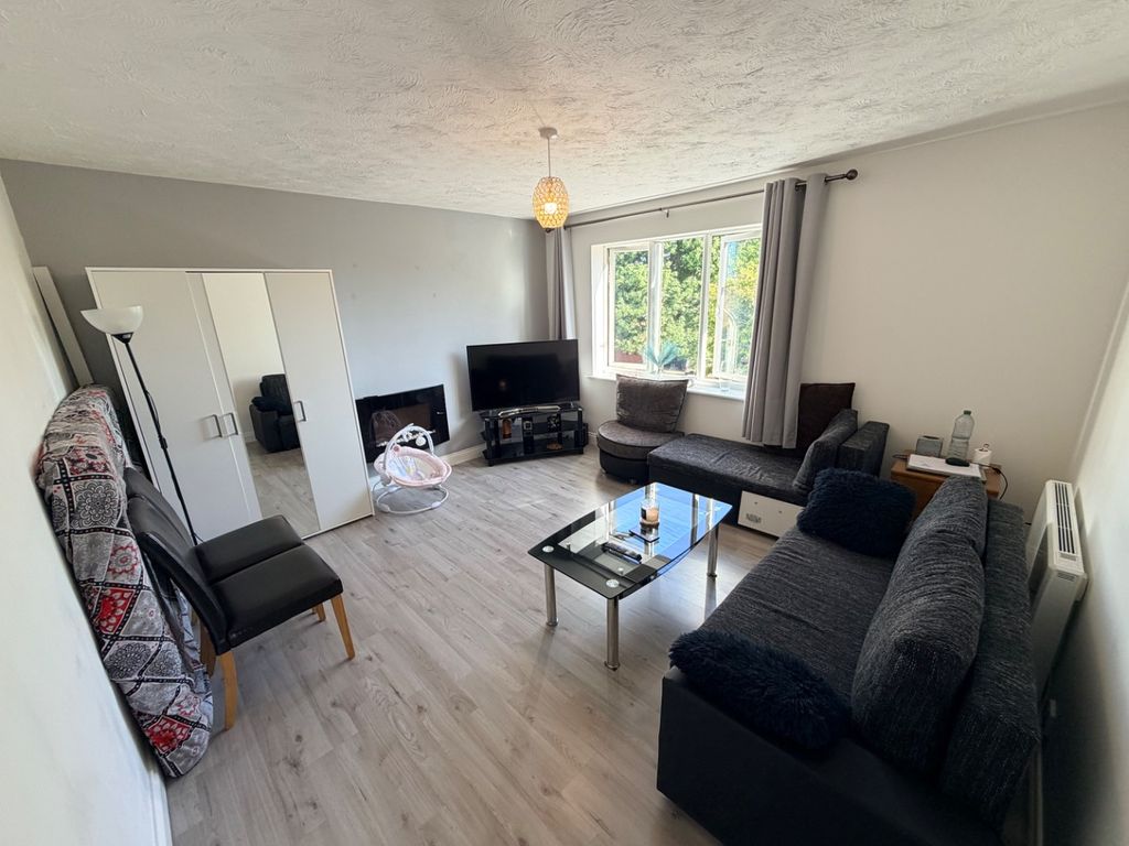 Property photo 2 of 6 5503932