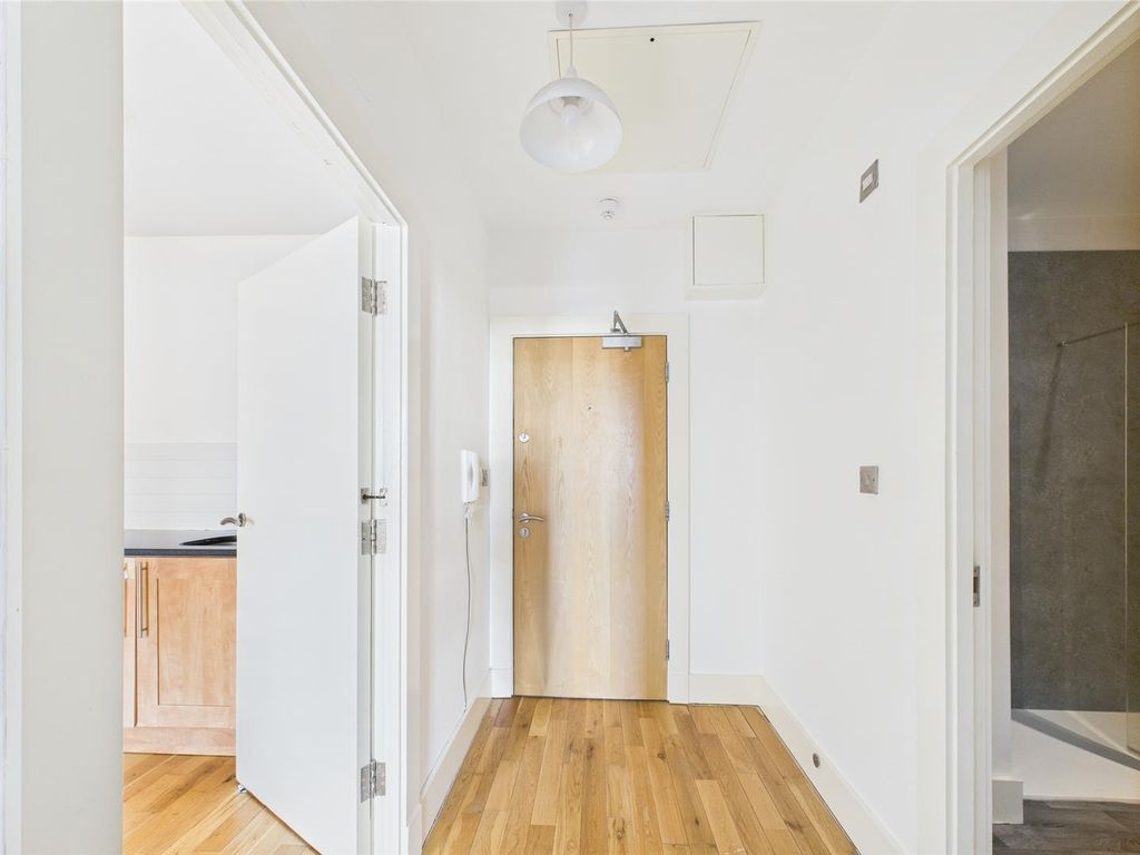 Property photo 3 of 15 Cam03604G0-Pr0039-Still002.Jpg