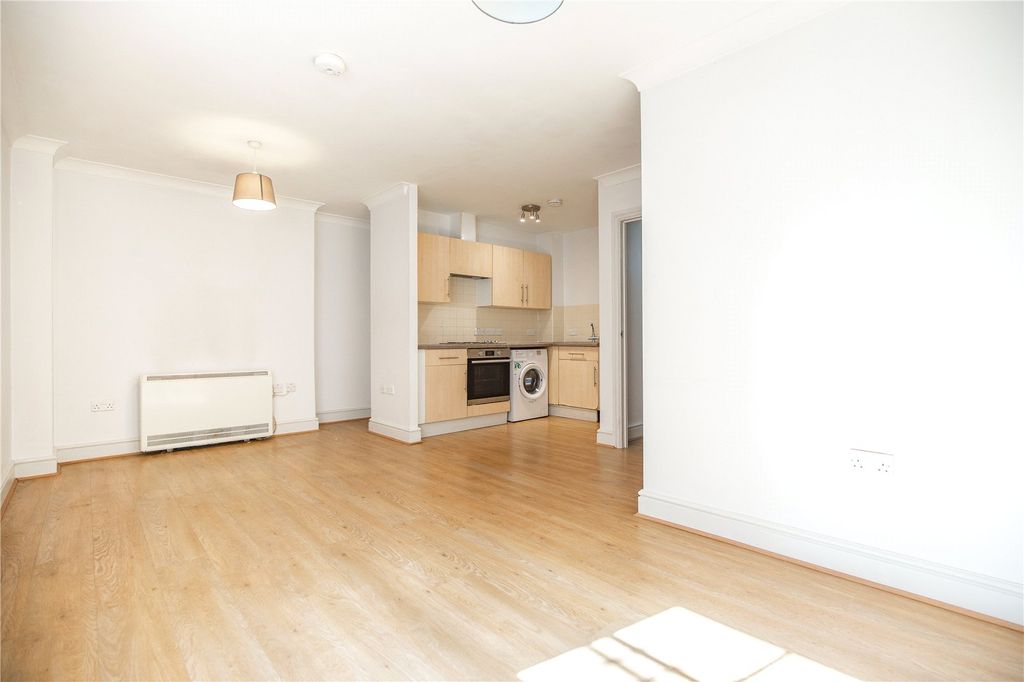 Property photo 1 of 18 Picture No. 21