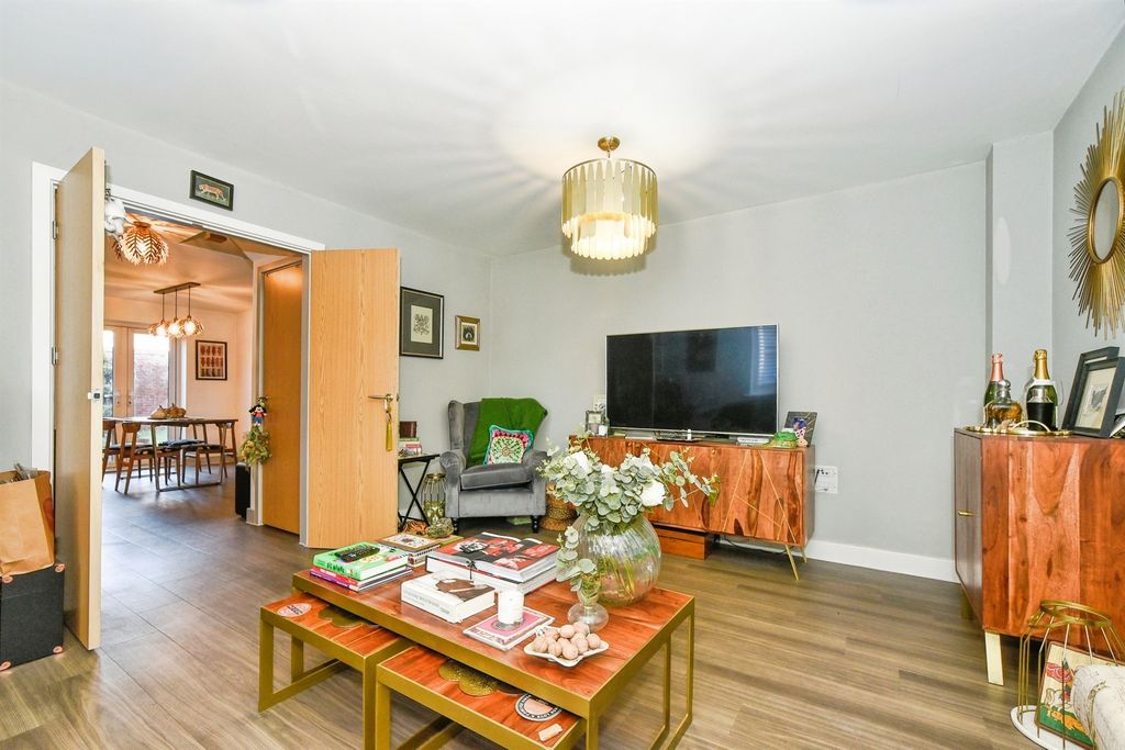 Property photo 3 of 16