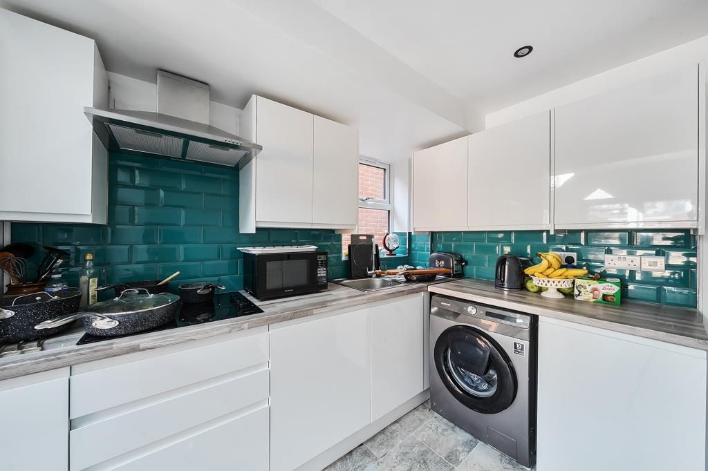 Property photo 2 of 19 Kitchen