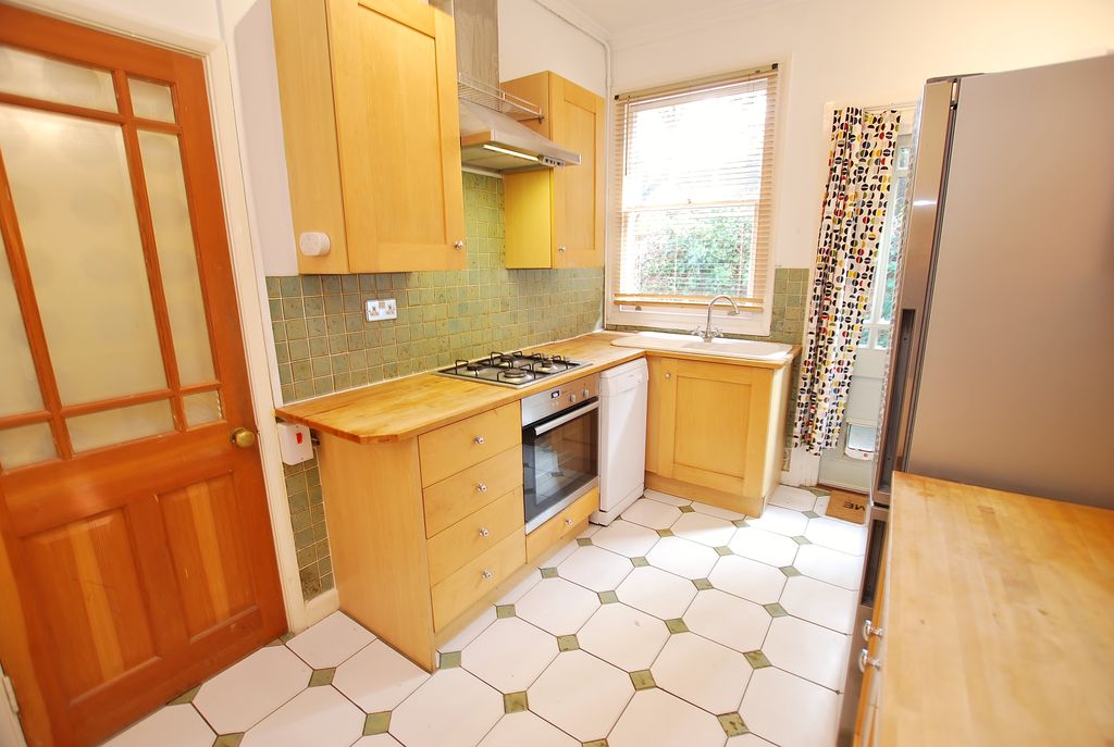 Property photo 3 of 12 Photo 02