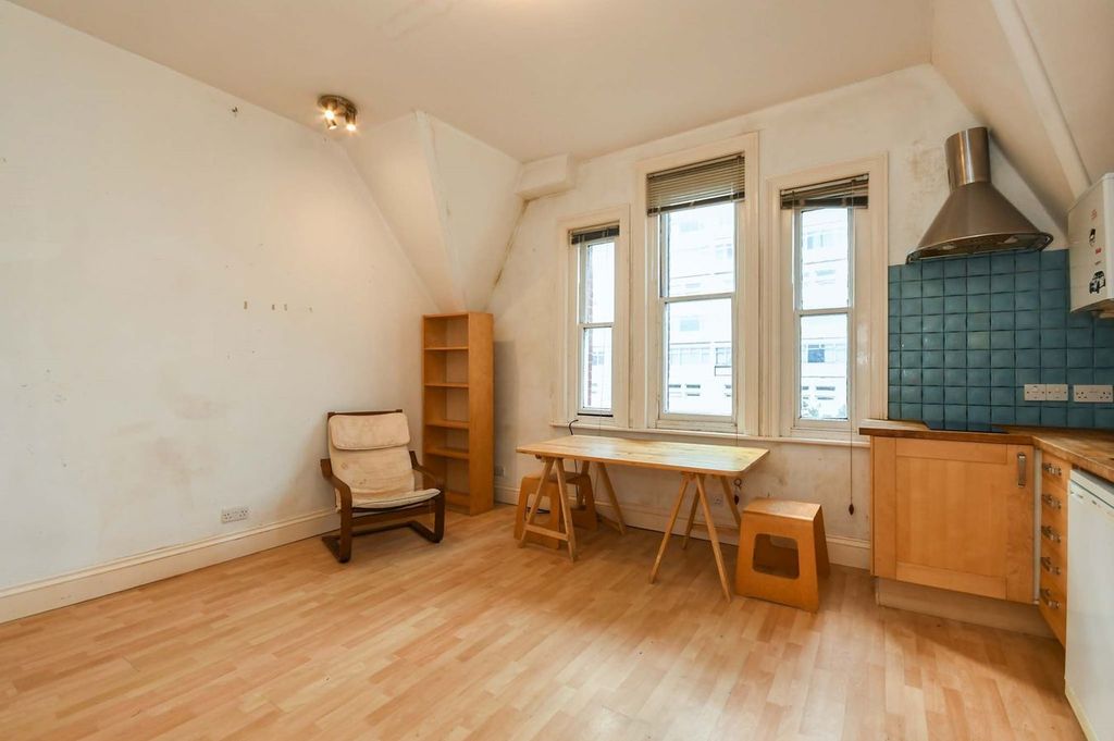 Property photo 3 of 7