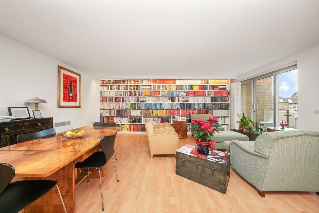 Property photo 2 of 25 Picture No. 33