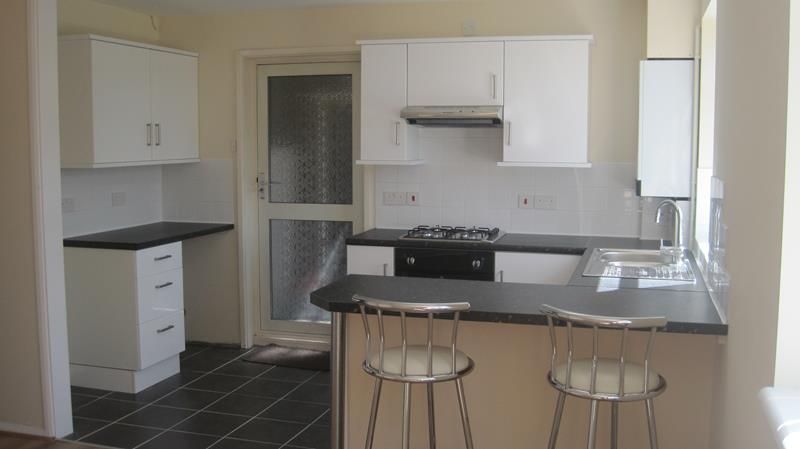 Property photo 2 of 7 Kitchen