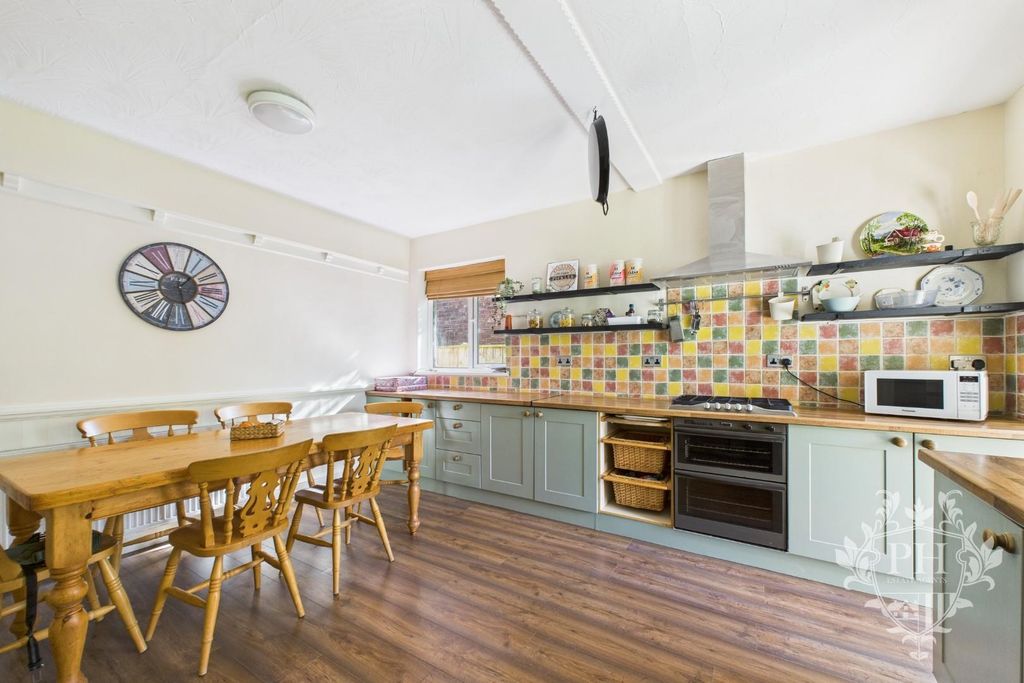 Property photo 3 of 20 Cam02002G0-Pr0196-Still011.Jpg