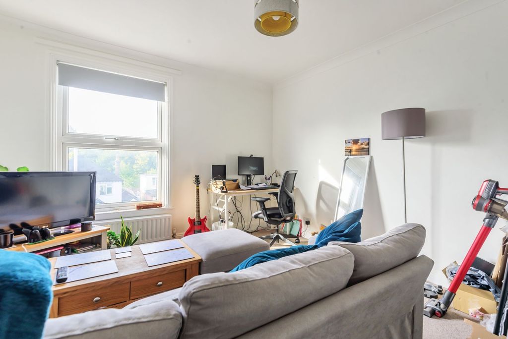 Property photo 3 of 6