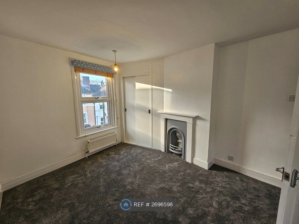 Property photo 3 of 19 Bedroom 1