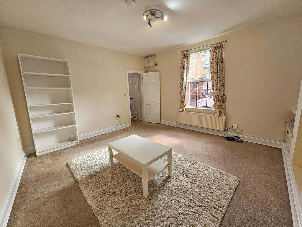 Property photo 2 of 7 Picture No. 05