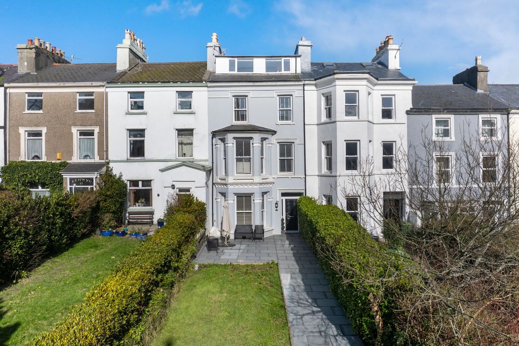 Property photo 1 of 38