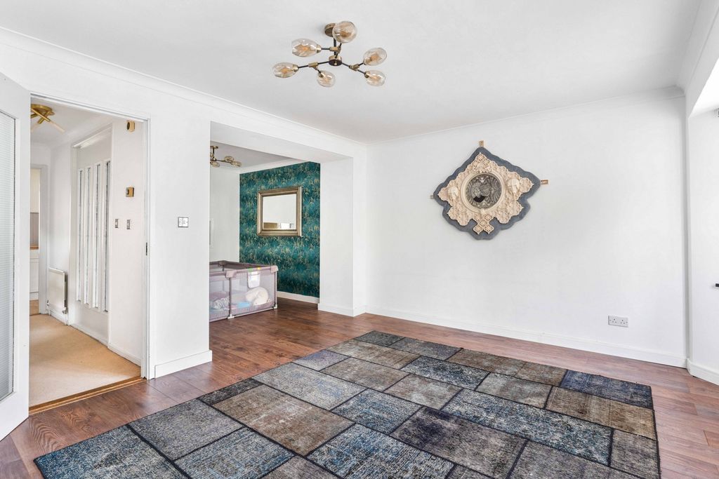 Property photo 3 of 23 Photo 4