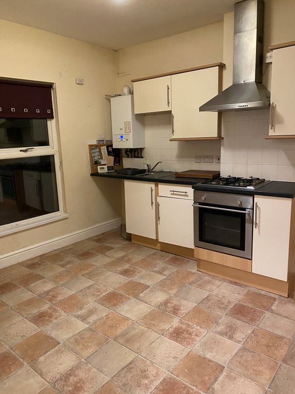 Property photo 2 of 3 Kitchen