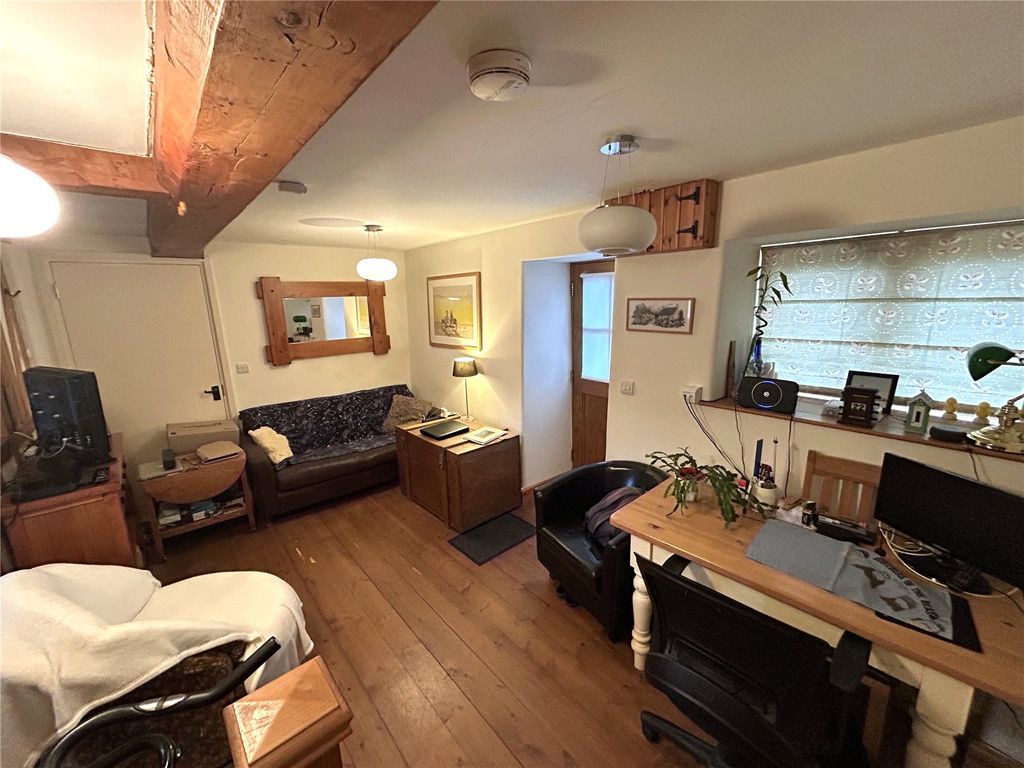 Property photo 3 of 10 Picture No. 12