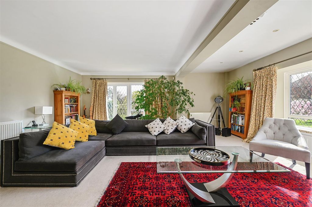 Property photo 3 of 34