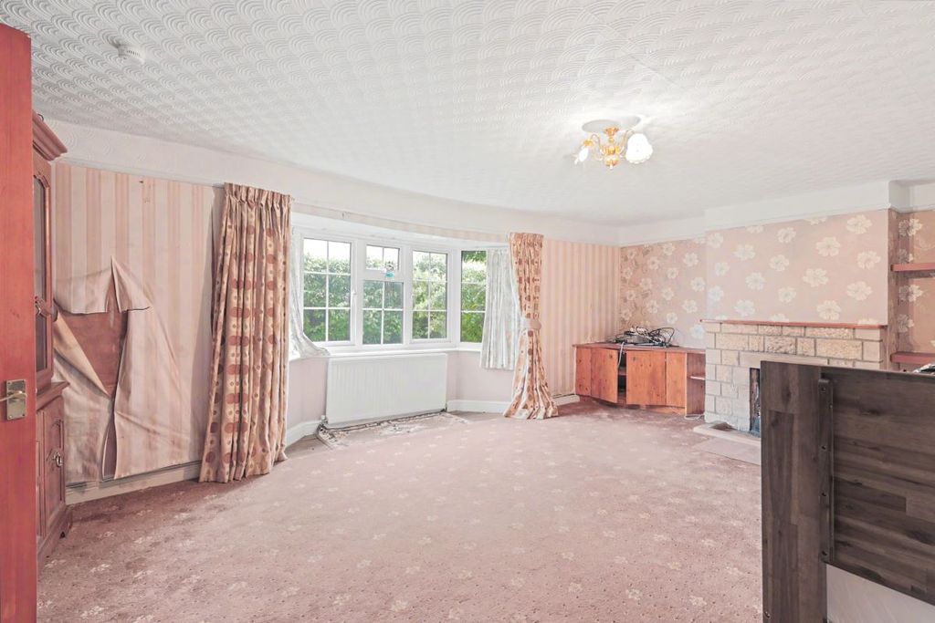 Property photo 2 of 22