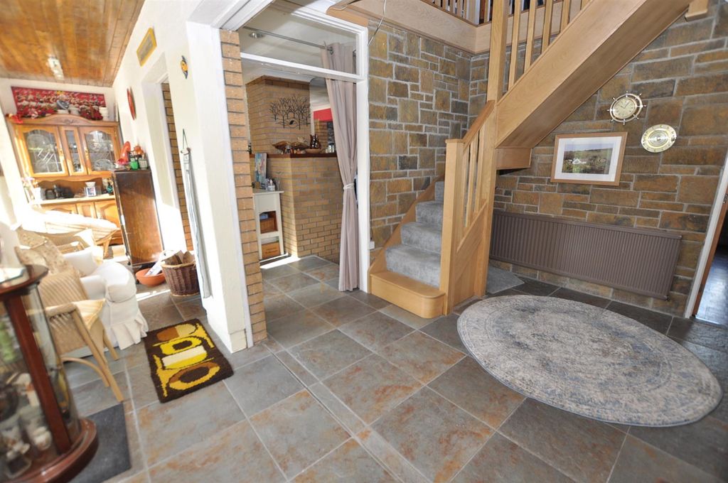Property photo 3 of 40 Open Hallway
