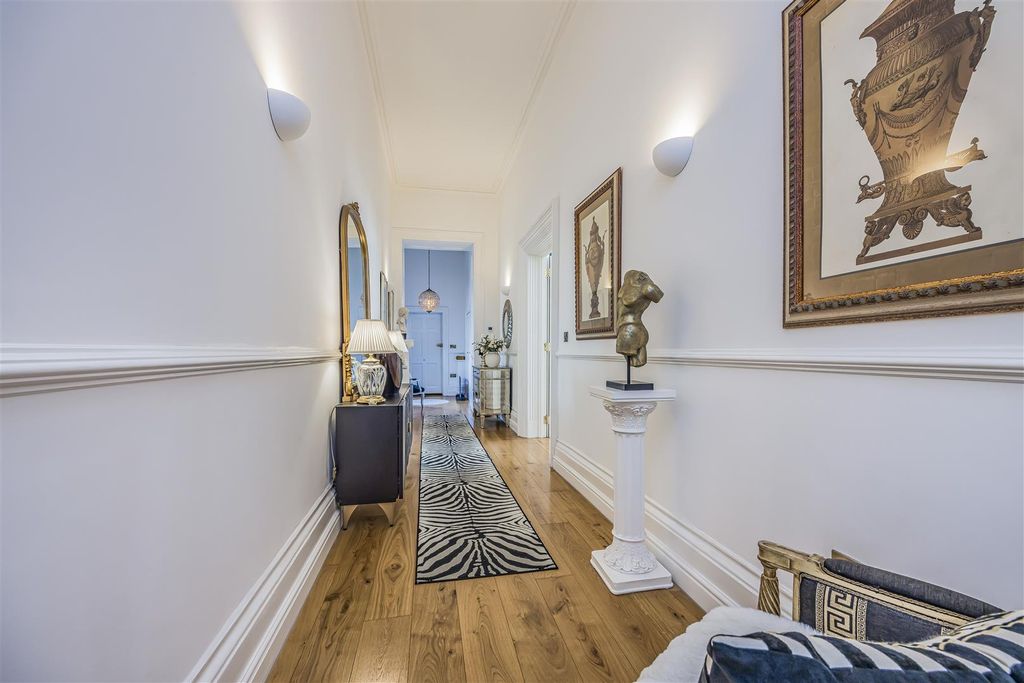 Property photo 3 of 30 2 Wykeham Place, Fareham-Porticomarketing-Soldby-1
