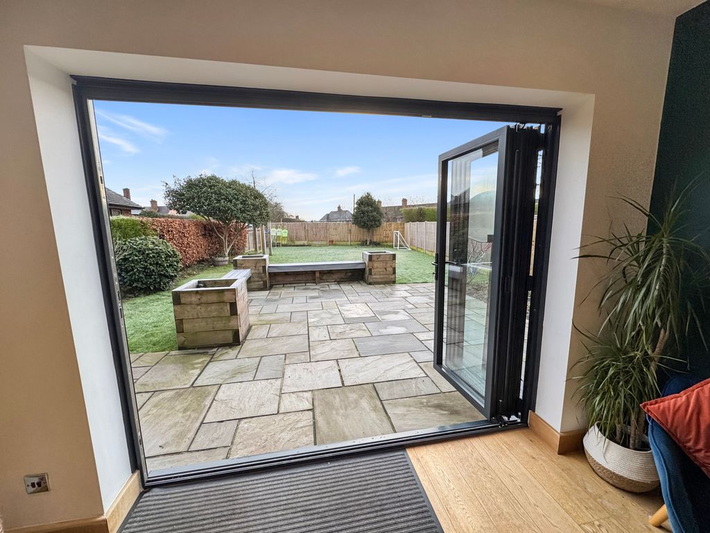 Property photo 3 of 36 Tempimagergbdeu