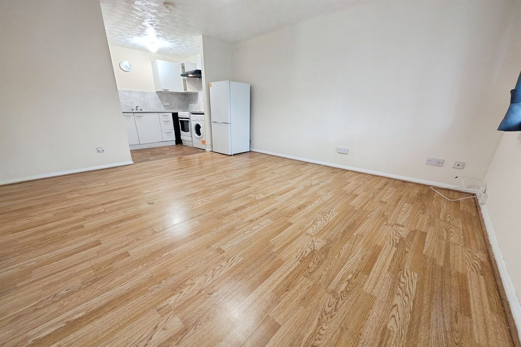 Property photo 2 of 8 (Email)