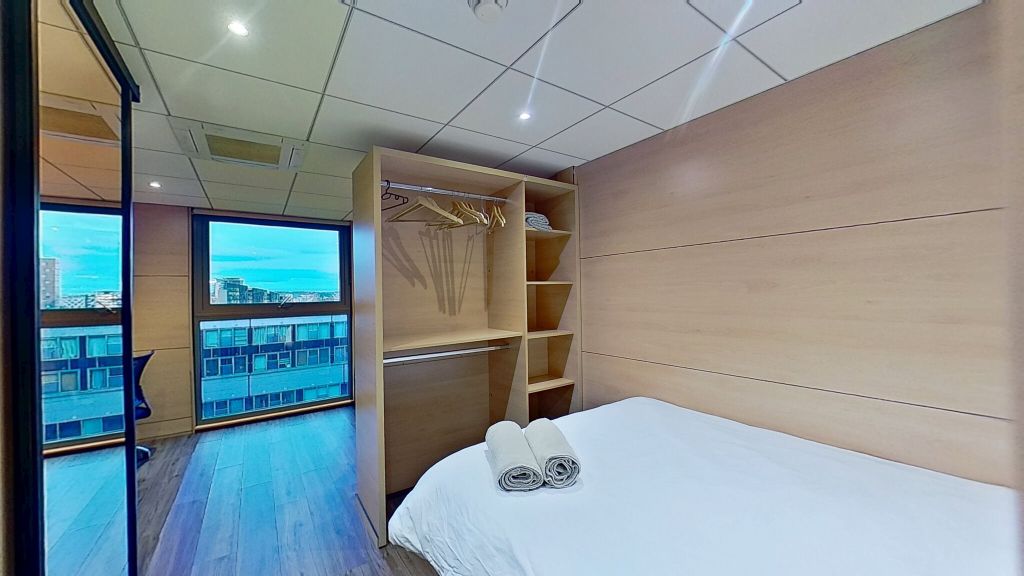 Property photo 3 of 6 Bedroom