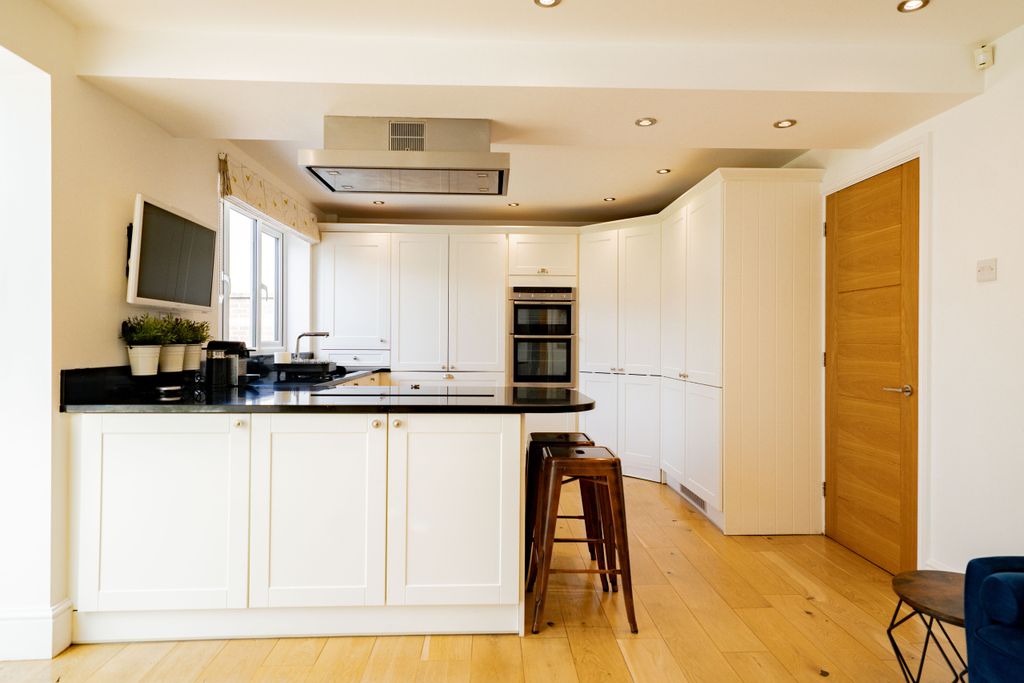 Property photo 3 of 38 Dsc00910