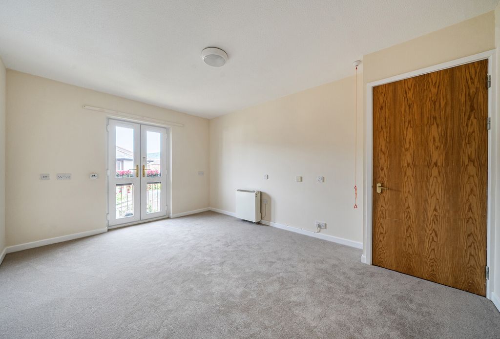 Property photo 2 of 11 1496545-1-6A60B02...